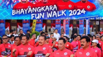 Jaksa Agung Bersama Kapolri, Menkopolhukam dan KSAD, Flag Off Buka Kegiatan Jalan Santai Bhayangkara Fun Walk 2024