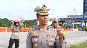 TINGKATKAN KESADARAN PENGENDARA DITLANTAS POLDA RIAU GELAR KAMPANYE KESELAMATAN & COOLING SYSTEM DI GERBANG TOL PERMAI